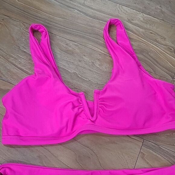Swim Sale Pink V-Shaped Two Peice Bikini in Magenta size M - Picture 9 of 16